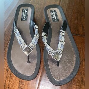 New Grandco Women’s Sandals Size 8